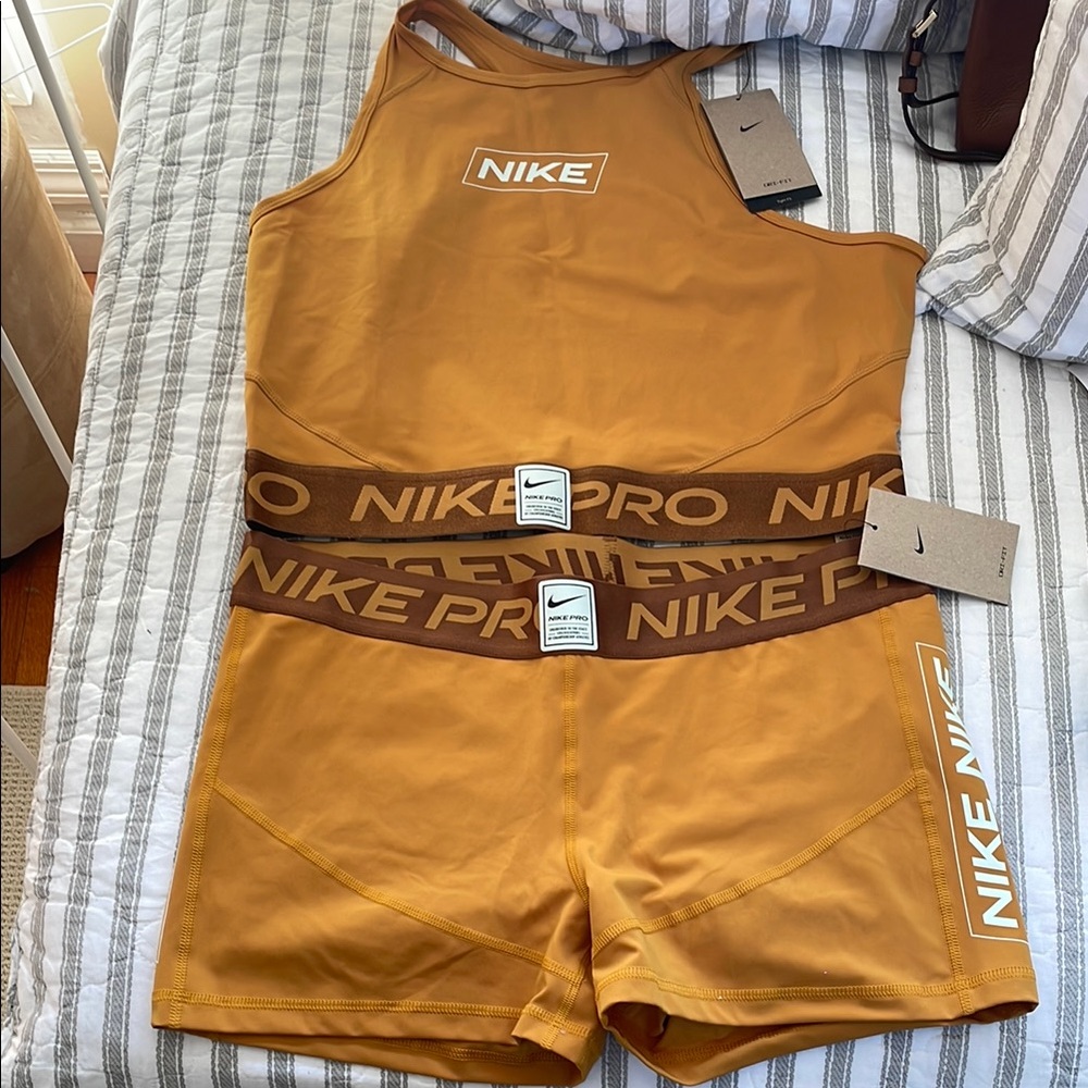 NIKE PRO set